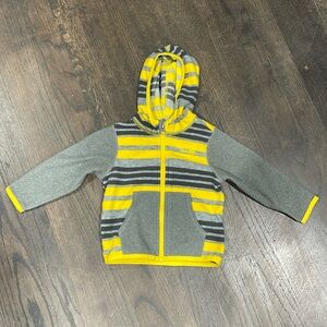 Like new The North Face fleece zip up jacket in size 12-18 months.